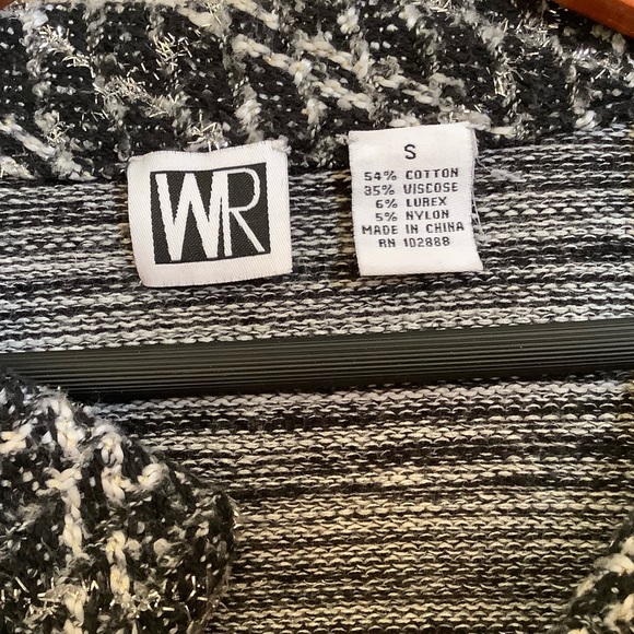 A sweater top - Picture 5 of 5